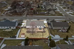 2332 Oak Ridge Cir, De Pere, WI 54115 - Photo 36