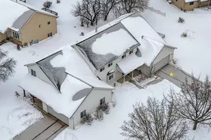 2700 Maple Hills Dr, Green Bay, WI 54313 - Photo 12