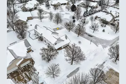 2700 Maple Hills Drive, Green Bay, WI 54313 - Photo 8