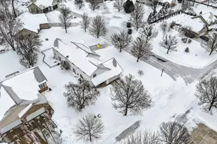 2700 Maple Hills Dr, Green Bay, WI 54313 - Photo 8