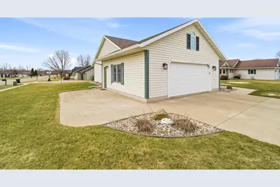 405 W Hawthorne Drive, Waupun, WI 53963 - Photo 26