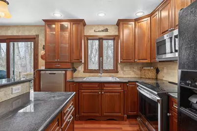 2718 W Independence Court, Appleton, WI 54914 - Photo 4