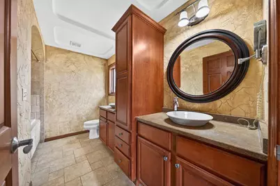 2718 W Independence Court, Appleton, WI 54914 - Photo 16