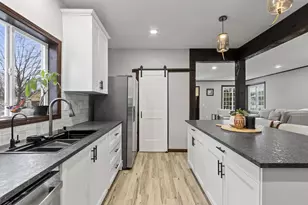 418 Smith Ave, Oconto, WI 54153 - Photo 6