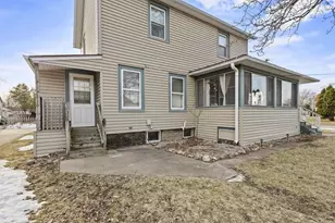 29 W Melvin Ave, Oshkosh, WI 54901 - Photo 36