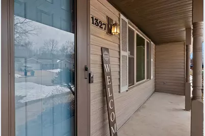 1327 Sandstone Place, Green Bay, WI 54313 - Photo 4