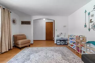 1327 Sandstone Pl, Green Bay, WI 54313 - Photo 8