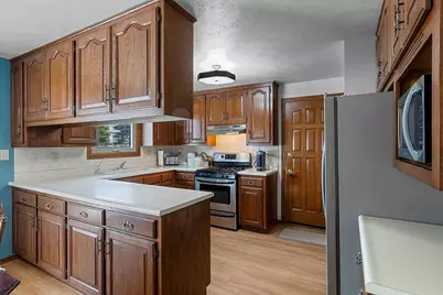 1327 Sandstone Place, Green Bay, WI 54313 - Photo 12