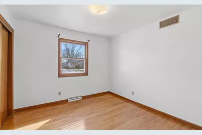 870 Nicolet Avenue, Oshkosh, WI 54901 - Photo 12
