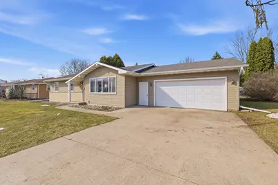 870 Nicolet Avenue, Oshkosh, WI 54901 - Photo 28
