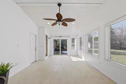 870 Nicolet Avenue, Oshkosh, WI 54901 - Photo 18