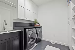 1104 Brookwood Dr, Green Bay, WI 54304 - Photo 48