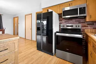 1041 Shannon St, Neenah, WI 54956 - Photo 12