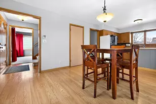 1041 Shannon St, Neenah, WI 54956 - Photo 8