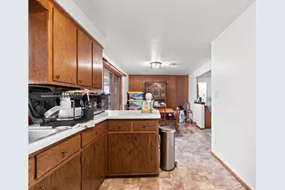 1376 Kellogg Street, Green Bay, WI 54303 - Photo 8