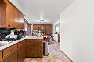 1376 Kellogg St, Green Bay, WI 54303 - Photo 8