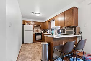 1376 Kellogg St, Green Bay, WI 54303 - Photo 6