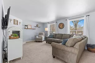 3089 Ferndale Dr, Green Bay, WI 54313 - Photo 6