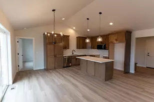 N9243 Anton St, Appleton, WI 54915 - Photo 2