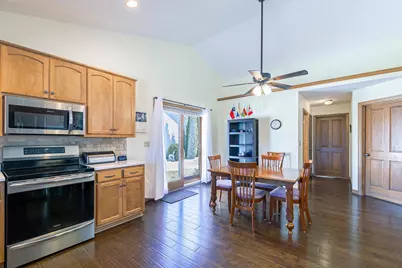 2190 Hidden Creek Road, Neenah, WI 54956 - Photo 10