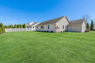 2190 Hidden Creek Rd, Neenah, WI 54956 - Photo 38