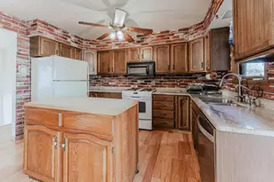 8480 Shirley Ct, Winneconne, WI 54986 - Photo 6