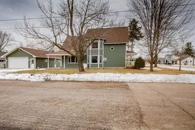 215 Alfred Street, Weyauwega, WI 54983 - Photo 12