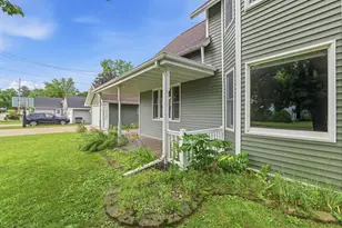 215 E Alfred St, Weyauwega, WI 54983 - Photo 10