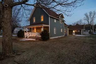 215 Alfred St, Weyauwega, WI 54983 - Photo 6