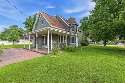 215 E Alfred Street, Weyauwega, WI 54983 - Photo 2