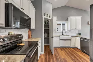 1372 Lear Ln, De Pere, WI 54115 - Photo 16