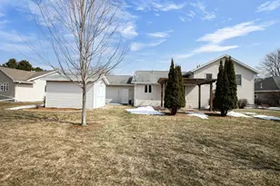 1248 Deer Haven Dr, Menasha, WI 54952 - Photo 6