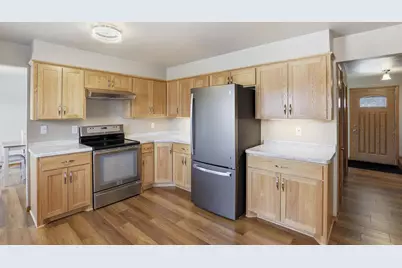 1894 Susan Avenue, Neenah, WI 54956 - Photo 10