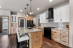 1667 Torchwood Trl, De Pere, WI 54115 - Photo 10