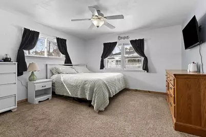 1017 Edgewood Circle, Marinette, WI 54143 - Photo 14