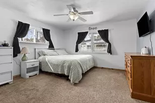 1017 Edgewood Cir, Marinette, WI 54143 - Photo 14