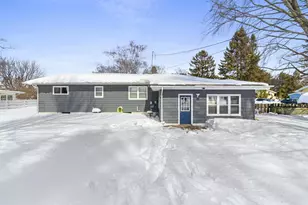 1017 Edgewood Cir, Marinette, WI 54143 - Photo 26