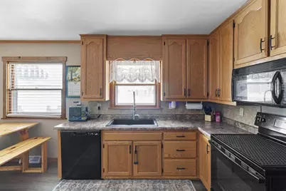 1017 Edgewood Circle, Marinette, WI 54143 - Photo 8