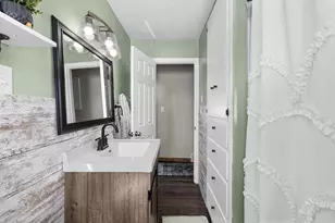 1017 Edgewood Cir, Marinette, WI 54143 - Photo 12