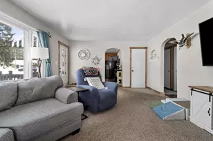 1017 Edgewood Cir, Marinette, WI 54143 - Photo 6