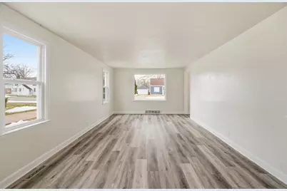 831 Martin Street, Menasha, WI 54952 - Photo 2