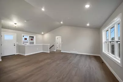 4981 Water Mint Court, Green Bay, WI 54313 - Photo 4