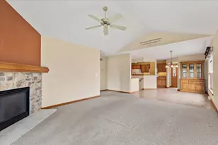 N160W20271 Fox Creek Dr, Jackson, WI 53037 - Photo 12