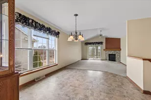 N160W20271 Fox Creek Dr, Jackson, WI 53037 - Photo 8