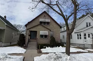 1439 10th St, Marinette, WI 54143 - Photo 2