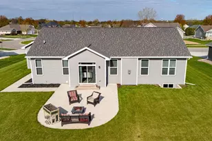 N1842 Schroeder Farm Dr, Greenville, WI 54942 - Photo 2