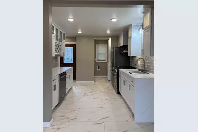 1747 Oakdale Avenue, Green Bay, WI 54302 - Photo 2