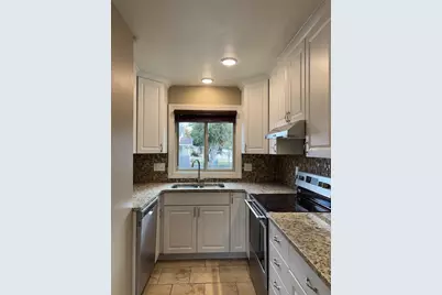 1747 Oakdale Avenue, Green Bay, WI 54302 - Photo 38