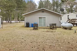 226 E Lohrville Ave, Redgranite, WI 54970 - Photo 10