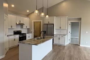 N9246 Homestead Ln, Appleton, WI 54915 - Photo 4